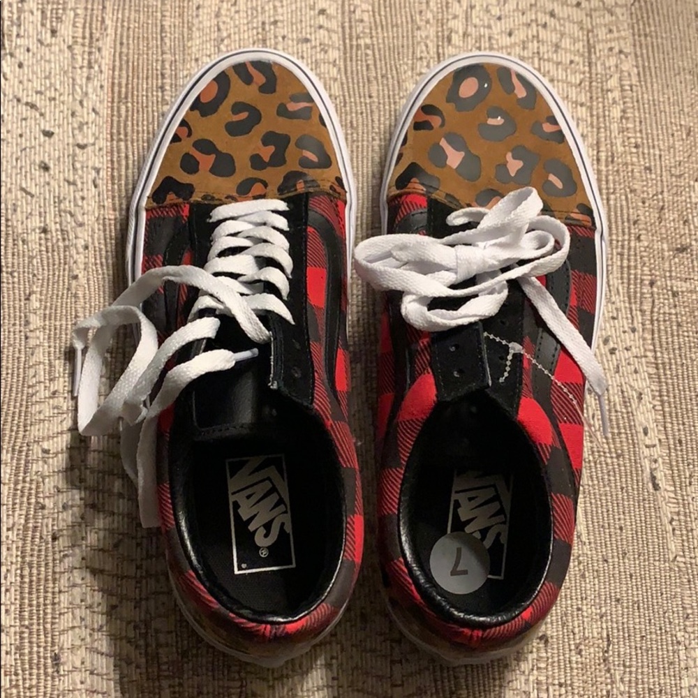 NWOT Women’s Vans size 8.5 Leopard/Buffalo Plaid